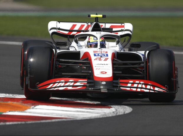 Titel-Bild zur News: Mick Schumacher im Haas VF-22 im Qualifying zum Mexiko-Rennen der Formel 1 2022