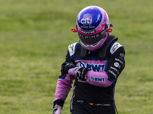 Titel-Bild zur News: Fernando Alonso (Alpine) scheidet beim Formel-1-Rennen in Mexiko vorzeitig aus