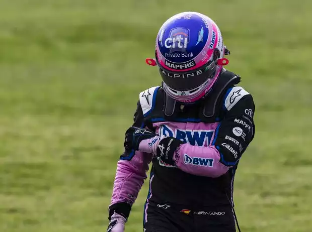 Fernando Alonso (Alpine) scheidet beim Formel-1-Rennen in Mexiko vorzeitig aus Titel-Bild zur News: Fernando Alonso (Alpine) scheidet beim Formel-1-Rennen in Mexiko vorzeitig aus