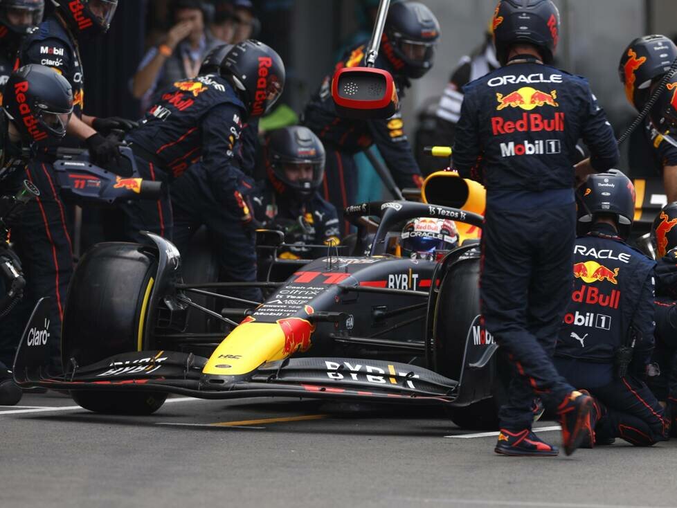 Sergio Perez beim Boxenstopp im Formel-1-Rennen in Mexiko 2022