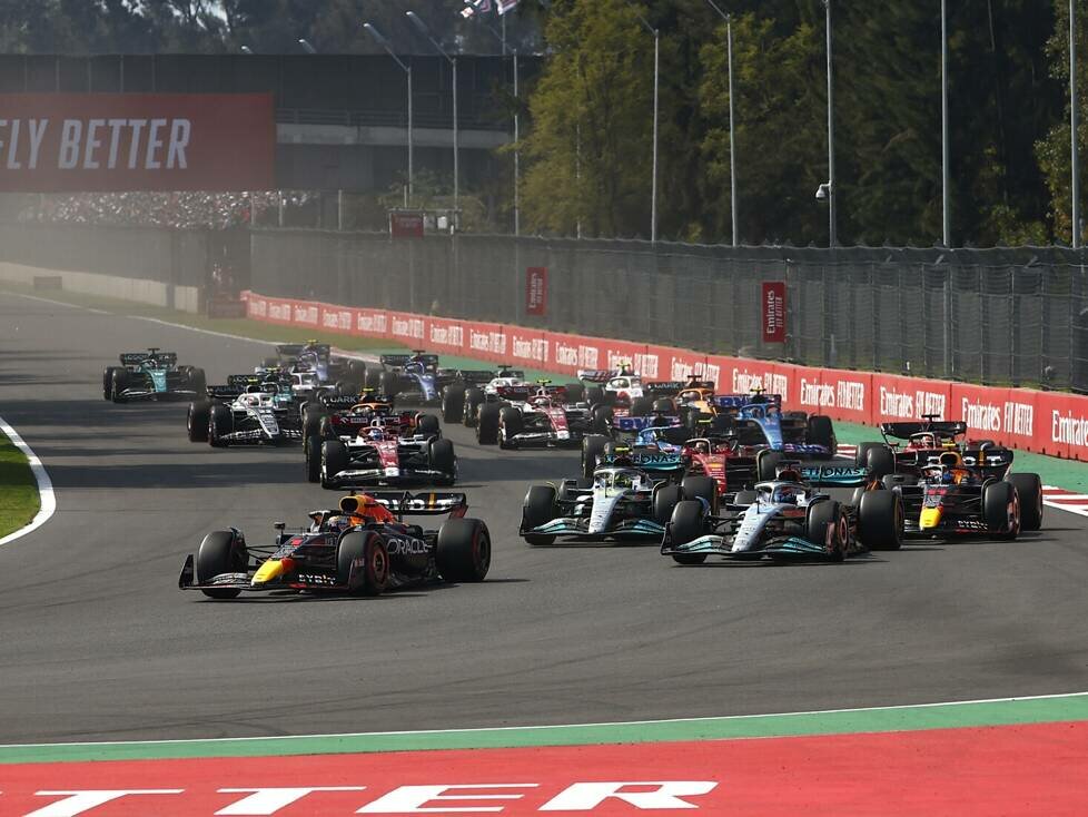 Formel-1-Start in Mexiko 2022 mit Max Verstappen an der Spitze