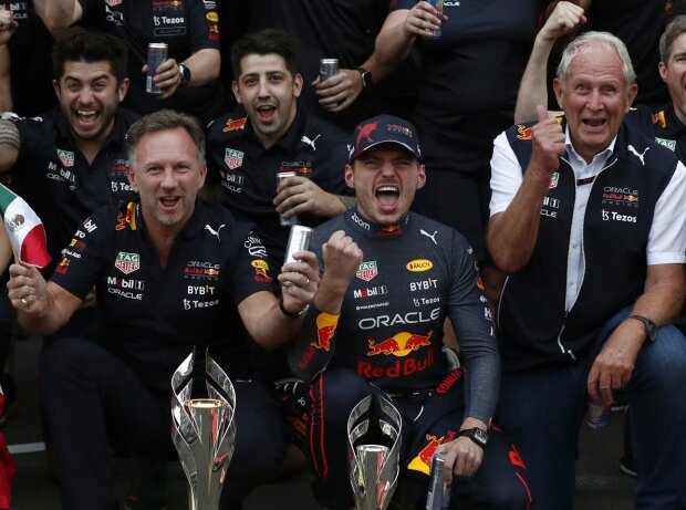 Sergio Perez, Christian Horner, Max Verstappen, Helmut Marko, Adrian Newey Sergio Perez, Christian Horner, Max Verstappen, Helmut Marko, Adrian Newey