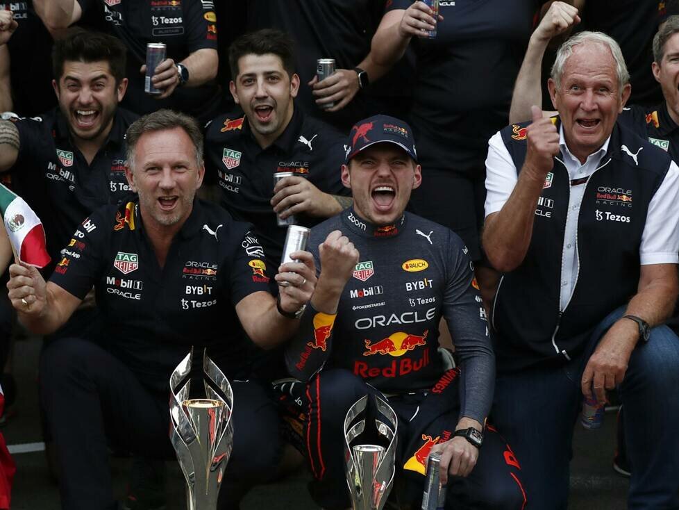 Sergio Perez, Christian Horner, Max Verstappen, Helmut Marko, Adrian Newey