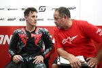 Pol Espargaro (GasGas) mit Crewchief Paul Trevathan