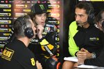 Marco Bezzecchi (VR46) mit Crewchief Matteo Flamigni