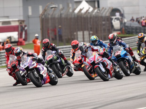 MotoGP Start in Sepang MotoGP Start in Sepang