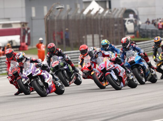 Titel-Bild zur News: MotoGP Start in Sepang