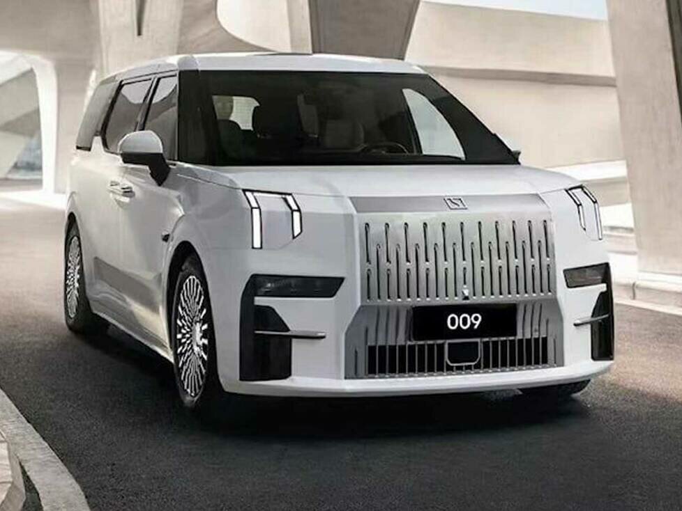 Zeekr 009 (2023)