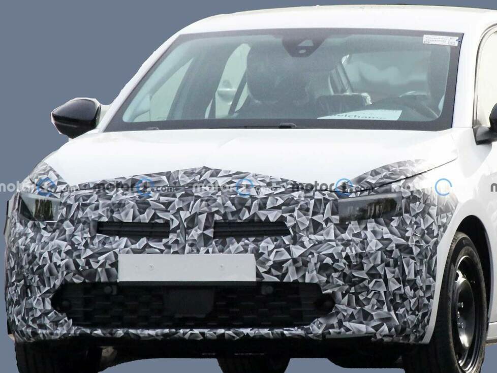 Opel Corsa Facelift erstes Spionagefoto