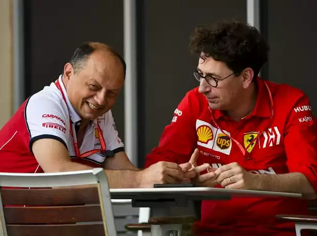 Frederic Vasseur und Mattia Binotto Titel-Bild zur News: Frederic Vasseur und Mattia Binotto