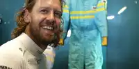Sebastian Vettel mit seinem ersten Rennanzug