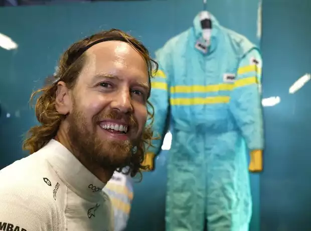 Sebastian Vettel mit seinem ersten Rennanzug Titel-Bild zur News: Sebastian Vettel mit seinem ersten Rennanzug