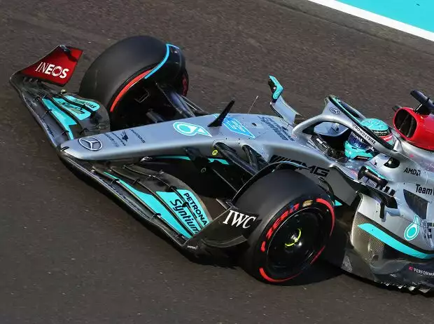 George Russell im Mercedes W13 beim Formel-1-Rennen in Abu Dhabi 2022 Titel-Bild zur News: George Russell im Mercedes W13 beim Formel-1-Rennen in Abu Dhabi 2022
