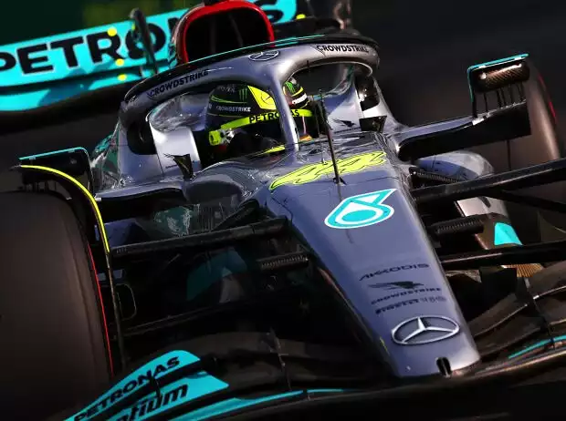 Lewis Hamilton im Mercedes W13 beim Formel-1-Rennen in Abu Dhabi 2022 Titel-Bild zur News: Lewis Hamilton im Mercedes W13 beim Formel-1-Rennen in Abu Dhabi 2022