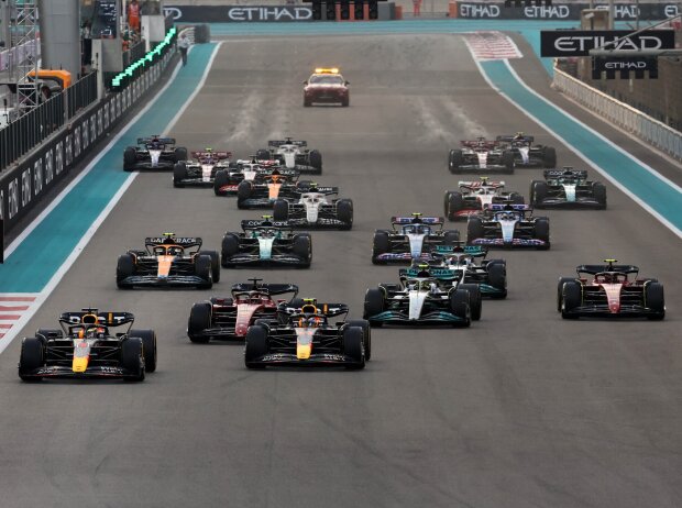 Formel-1-Start 2022 beim Finalrennen in Abu Dhabi Formel-1-Start 2022 beim Finalrennen in Abu Dhabi