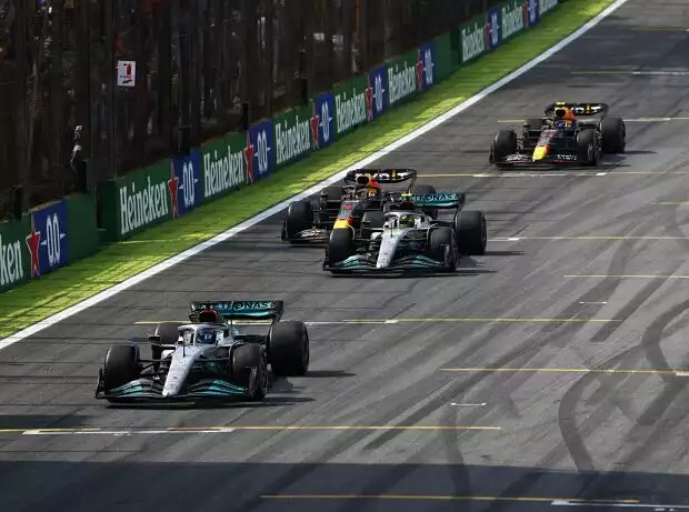 George Russell, Lewis Hamilton, Max Verstappen, Sergio Perez Titel-Bild zur News: George Russell, Lewis Hamilton, Max Verstappen, Sergio Perez