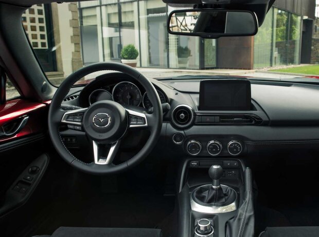 Cockpit des Mazda MX-5