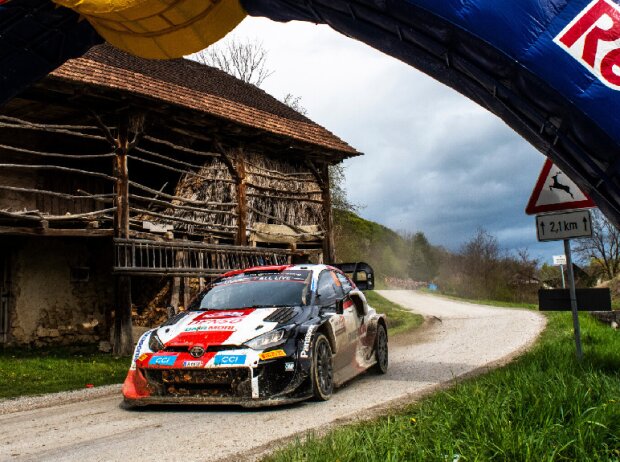 Titel-Bild zur News: WRC-Auto bei einer Wertungsprüfung