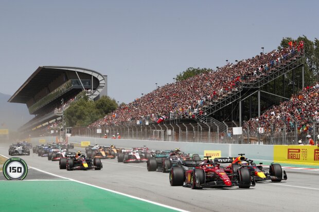 Charles Leclerc Max Verstappen George Russell Sergio Perez Carlos Sainz Lewis Hamilton Ferrari Ferrari F1Red Bull Red Bull F1Mercedes Mercedes F1 ~Charles Leclerc (Ferrari), Max Verstappen (Red Bull), George Russell (Mercedes), Sergio Perez (Red Bull), Carlos Sainz (Ferrari) und Lewis Hamilton (Mercedes) ~ Charles Leclerc Max Verstappen George Russell Sergio Perez Carlos Sainz Lewis Hamilton Ferrari Ferrari F1Red Bull Red Bull F1Mercedes Mercedes F1 ~Charles Leclerc (Ferrari), Max Verstappen (Red Bull), George Russell (Mercedes), Sergio Perez (Red Bull), Carlos Sainz (Ferrari) und Lewis Hamilton (Mercedes) ~