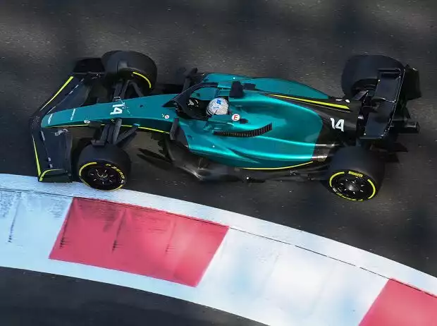 Fernando Alonso im Aston Martin AMR22 in Abu Dhabi Titel-Bild zur News: Fernando Alonso im Aston Martin AMR22 in Abu Dhabi