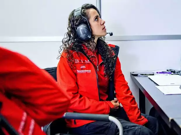 Der Job der Brasilianerin erfordert vollste Konzentration Titel-Bild zur News: Der Job der Brasilianerin erfordert vollste Konzentration