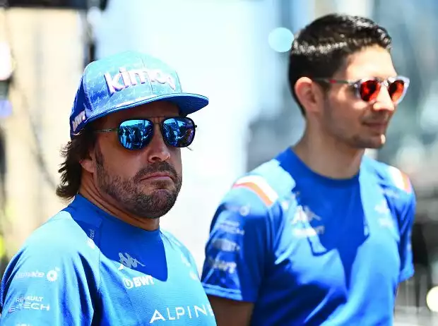 Fernando Alonso und Esteban Ocon (Alpine) Titel-Bild zur News: Fernando Alonso und Esteban Ocon (Alpine)