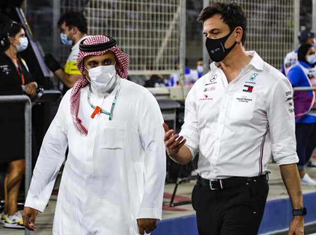 Titel-Bild zur News: Khalid Bin Sultan Al Faisal und Mercedes-Motorsportchef Toto Wolff