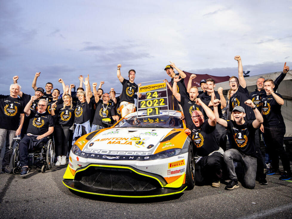 Champions der ADAC GT4 Germany 2022: Mike David Ortmann, Hugo Sasse