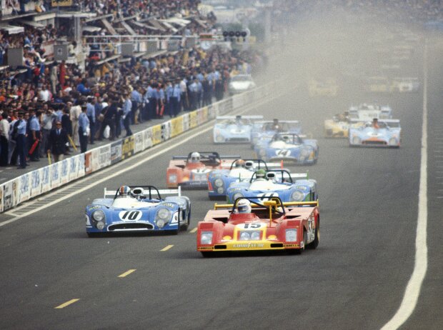 Start zu den 24h Le Mans 1973: Jacky Ickx, Brian Redman, Ferrari 312PB, führt