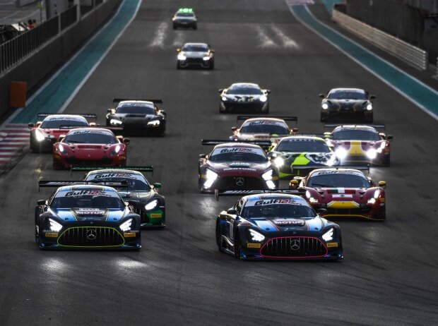 Titel-Bild zur News: Gulf 12 Hours, Abu Dhabi, GT3, Start