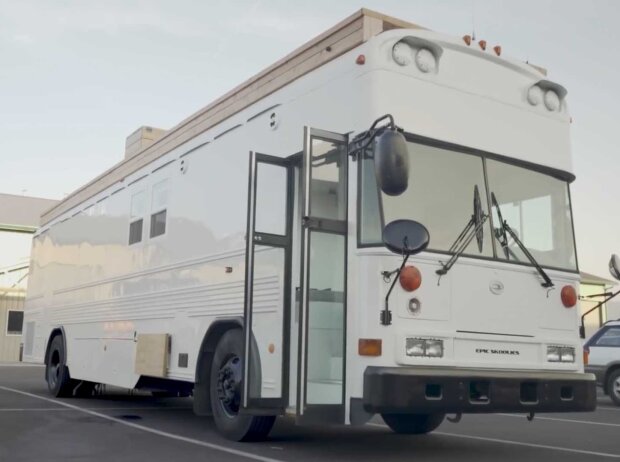 Luxus-Wohmobil auf Grundlage eines Buses Luxus-Wohmobil auf Grundlage eines Buses