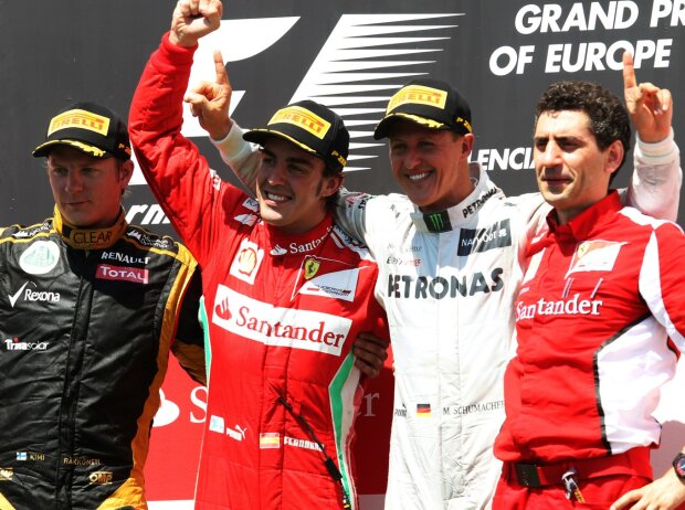 Kimi Räikkönen, Fernando Alonso, Michael Schumacher und Andrea Stella Kimi Räikkönen, Fernando Alonso, Michael Schumacher und Andrea Stella
