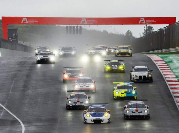Start zum Rennen der GT Winter Series in Portimao Start zum Rennen der GT Winter Series in Portimao