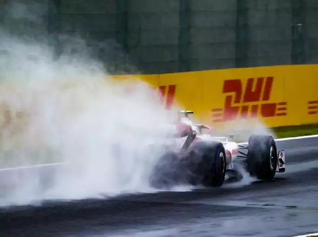 Zhou Guanyu, Alfa Romeo C42 Titel-Bild zur News: Zhou Guanyu, Alfa Romeo C42