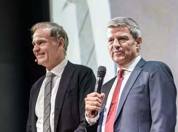 Oliver Blume und Fritz Enzinger bei der "Night of Champions" bei Porsche in Weissach 2022 Titel-Bild zur News: Oliver Blume und Fritz Enzinger bei der "Night of Champions" bei Porsche in Weissach 2022