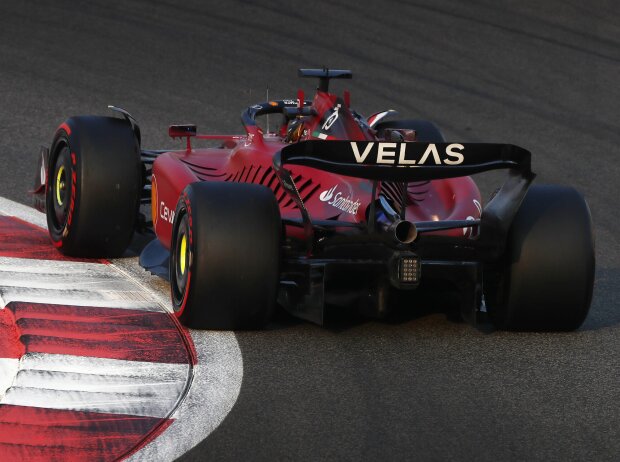 Titel-Bild zur News: Robert Schwarzman (Ferrari) beim Formel-1-Testin Abu Dhabi