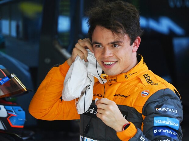 Titel-Bild zur News: Nyck de Vries als Ersatzfahrer von McLaren beim Formel-1-Event in Brasilien 2022