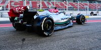 Bild zum Inhalt: Als erstes Formel-1-Team: Mercedes feuert neuen W14 für 2023 an
