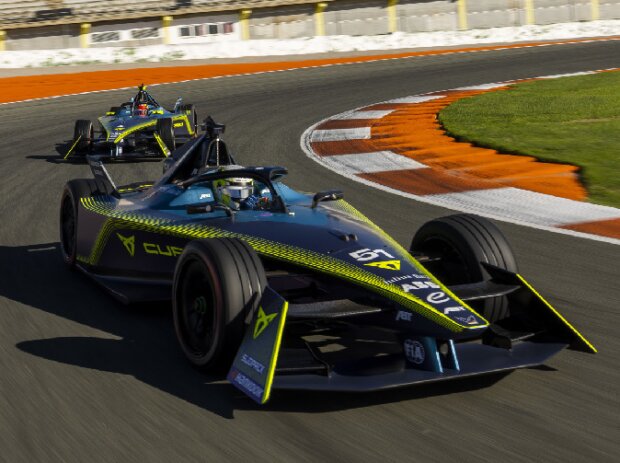 Titel-Bild zur News: Formel-E-Autos von Abt beim Test in Valencia