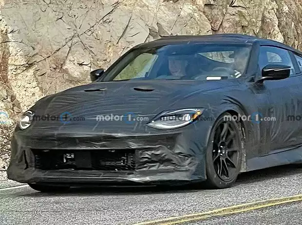 Nissan Z Nismo Erlkönig Titel-Bild zur News: Nissan Z Nismo Erlkönig