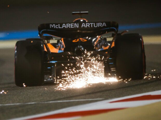 Daniel Ricciardo (McLaren MCL36) beim Formel-1-Rennen in Bahrain 2022