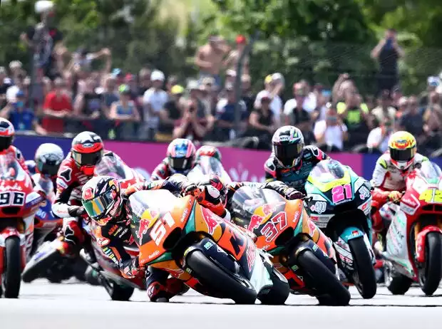 Moto2-Action in Le Mans 2022 Titel-Bild zur News: Moto2-Action in Le Mans 2022
