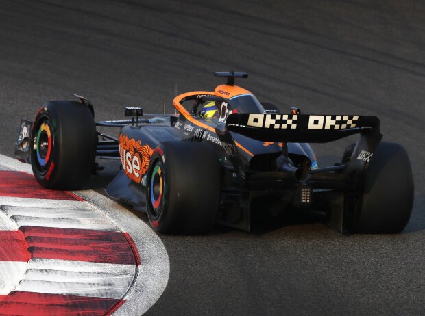 Lando Norris (McLaren MCL36) bei den Formel-1-Testfahrten in Abu Dhabi