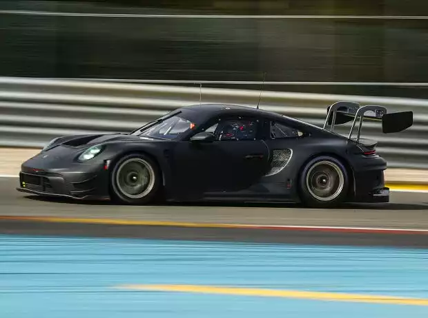 Mit dem Porsche 911 GT3 R hat der letzte GT3-Bolide auf einen hängenden Flügel gewechselt Titel-Bild zur News: Mit dem Porsche 911 GT3 R hat der letzte GT3-Bolide auf einen hängenden Flügel gewechselt