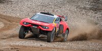 Bild zum Inhalt: Rallye Dakar 2023: Tagessieg für Sebastien Loeb nach Strafe gegen Sainz