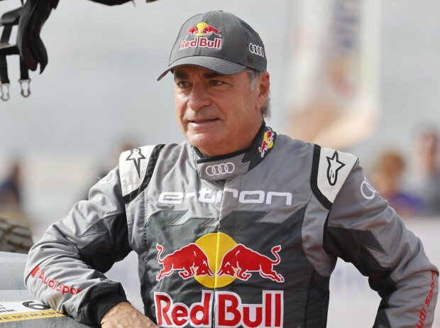 Eigentlich war er schon draußen, doch im Rettungshubschrauber überlegte Carlos Sainz es sich anders Eigentlich war er schon draußen, doch im Rettungshubschrauber überlegte Carlos Sainz es sich anders