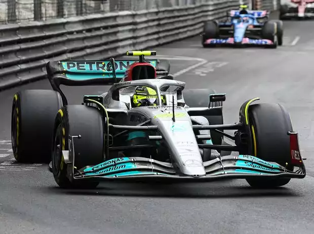 Titel-Bild zur News: Lewis Hamilton, Esteban Ocon