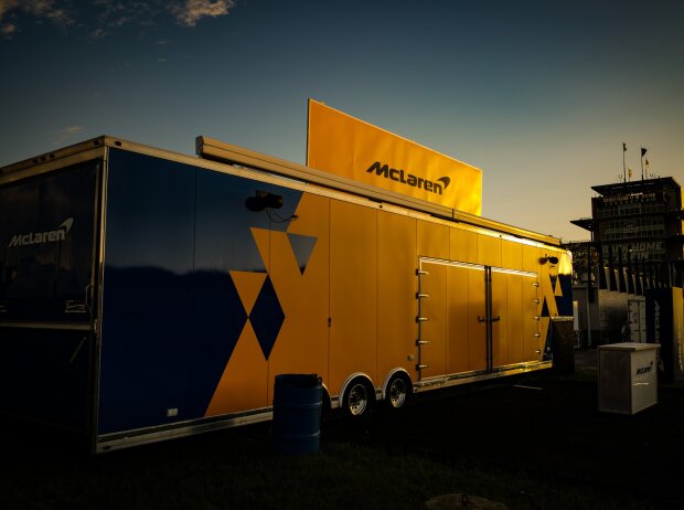 IndyCar-Renntransporter: McLaren Racing