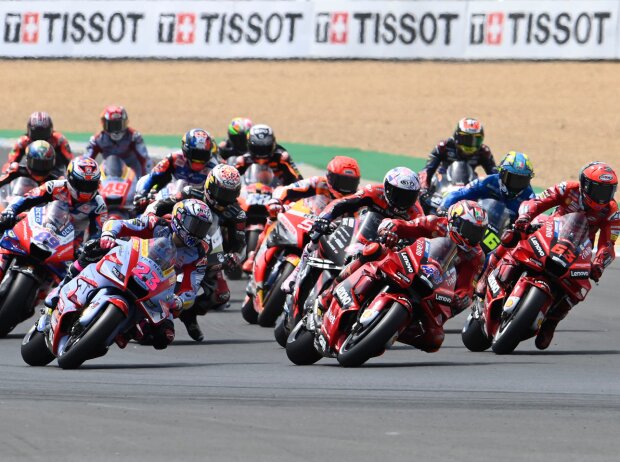 Start zum MotoGP-Rennen beim GP Frankreich 2022 in Le Mans