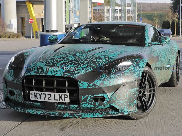 Aston Martin DB12 Aston Martin DB12